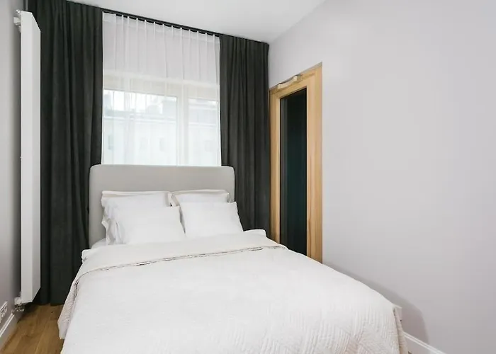 Golden - Luxury 2-bedroom, Mennica Residence&41 Appartement Varsovie