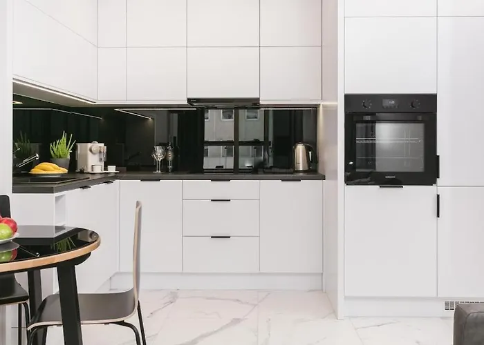 Golden - Luxury 2-bedroom, Mennica Residence&41