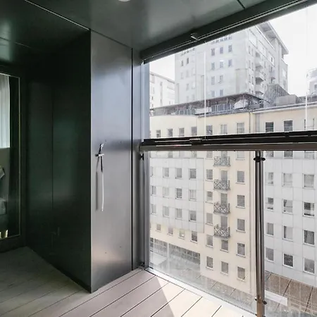 Golden - Luxury 2-bedroom, Mennica Residence&41 アパート ワルシャワ