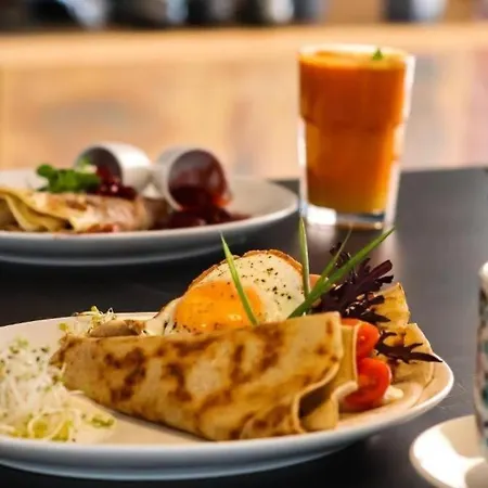 Golden - Luxury 2-bedroom, Mennica Residence&41 Varšava