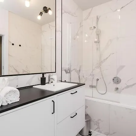 Golden - Luxury 2-bedroom, Mennica Residence&41 *