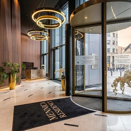 Golden - Luxury 2-bedroom, Mennica Residence&41 * ורשה