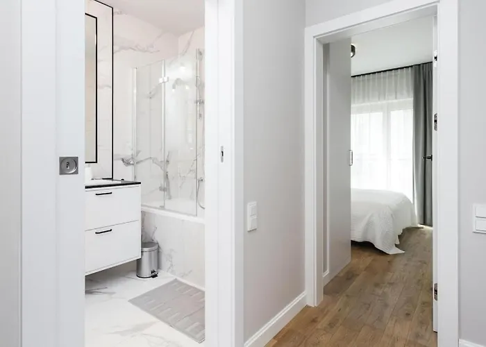 Golden - Luxury 2-bedroom, Mennica Residence&41 Apartmán Varšava