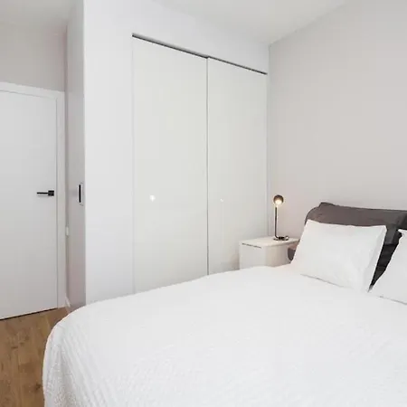 Lägenhet Golden - Luxury 2-bedroom, Mennica Residence&41 Warszawa