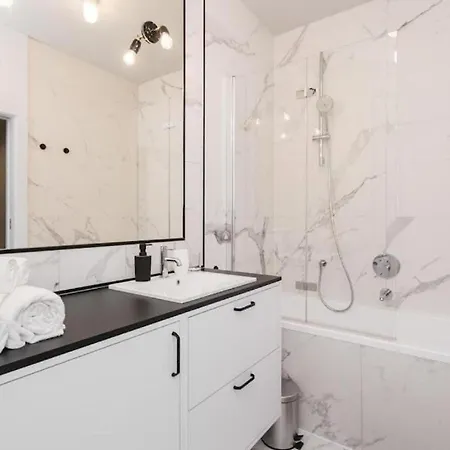 Lägenhet Golden - Luxury 2-bedroom, Mennica Residence&41 Warszawa