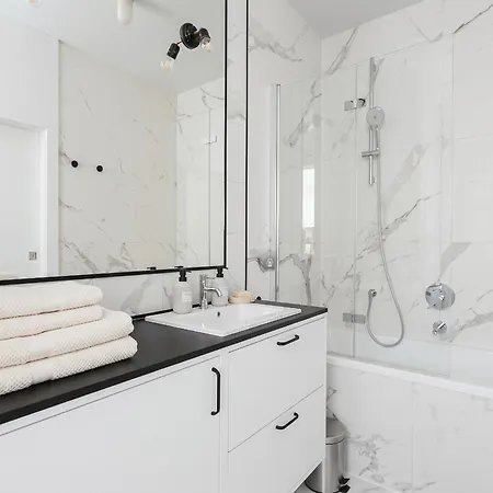 Golden - Luxury 2-bedroom, Mennica Residence&41
